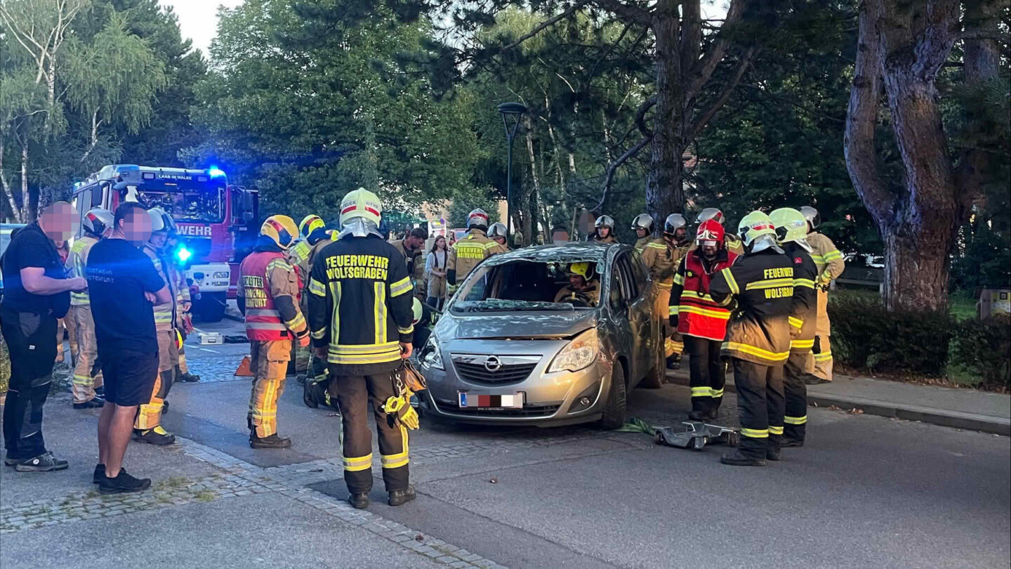 T3 - Verkehrsunfall - Menschenrettung