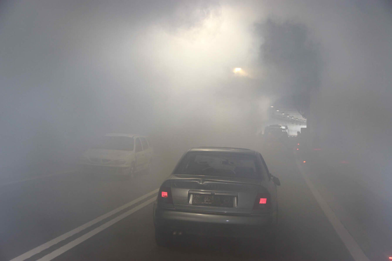 BFKDO Jennersdorf: Übung im Bereich der Unterflurtrasse (UFT) 5 Verrauchte Unterflurtrasse mit PKWs