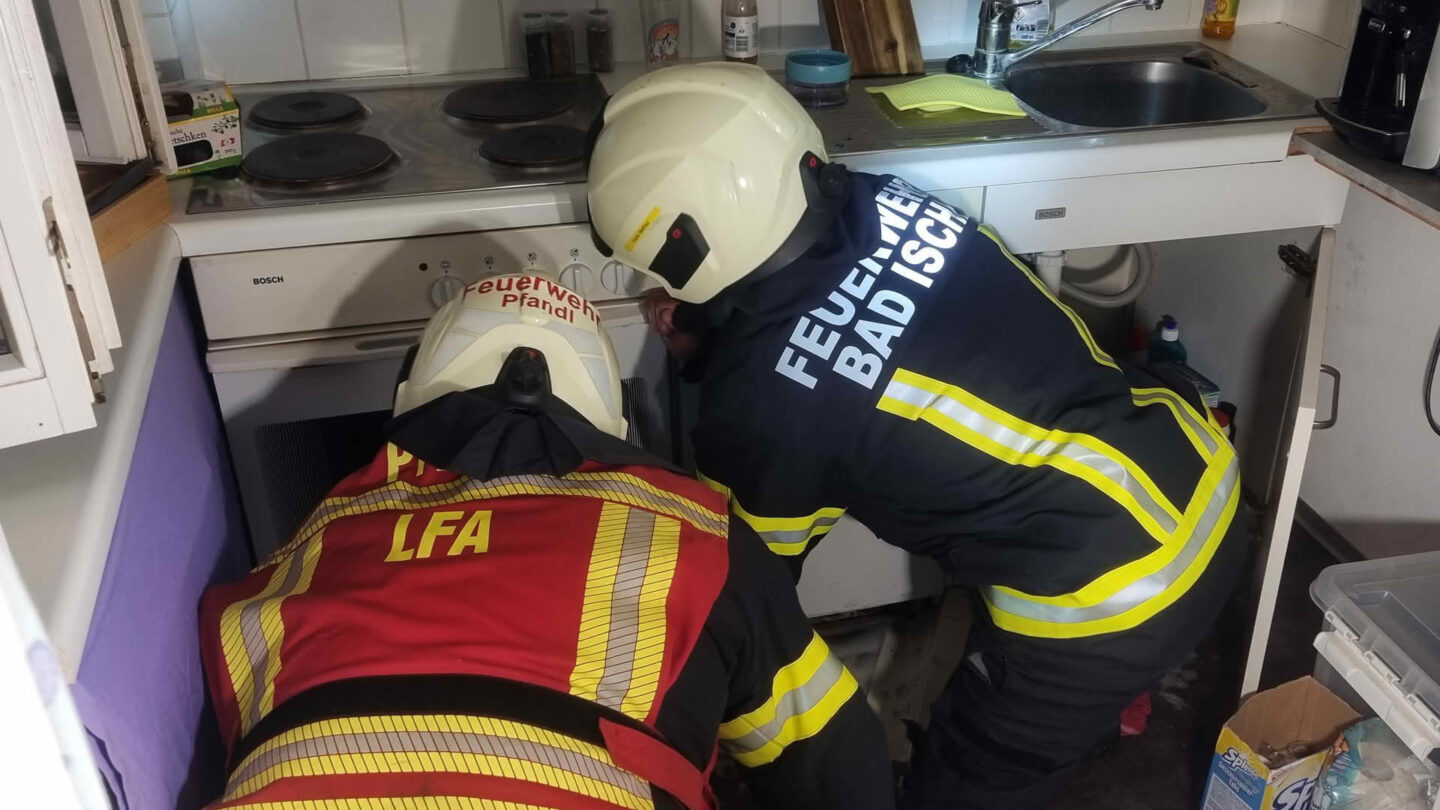 FF Bad Ischl: Defekter Geschirrspüler führt zu Feuerwehreinsatz 4 Defekter Geschirrspüler
