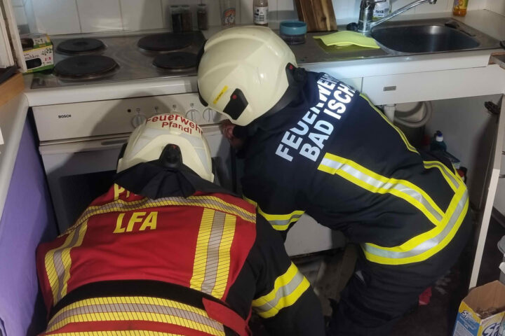 FF Bad Ischl: Defekter Geschirrspüler führt zu Feuerwehreinsatz