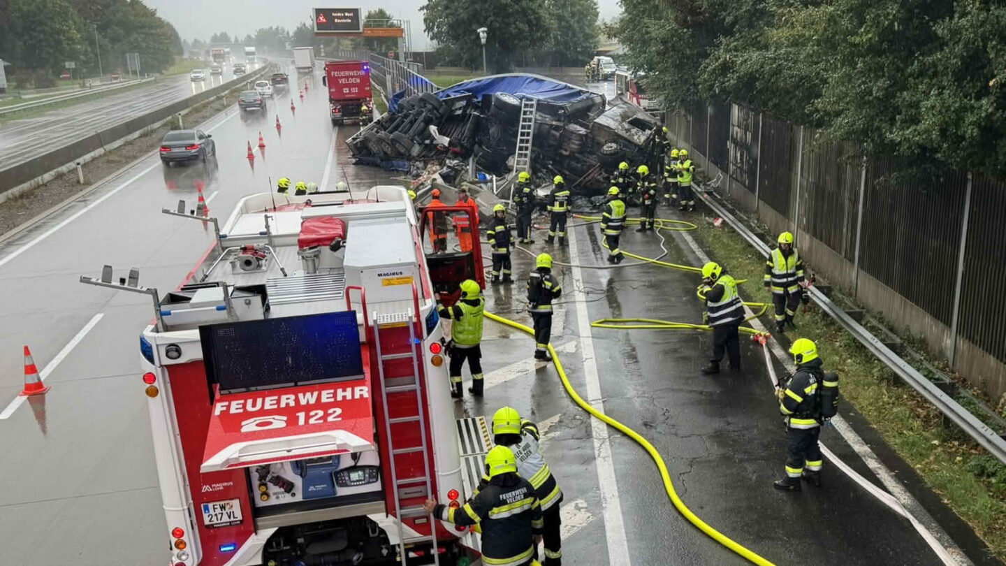 HFW Villach: Schwerer LKW-Unfall auf der A2 Südautobahn bei Wernberg 6 LKW-Unfall auf der A2 Südautobahn bei Wernberg
