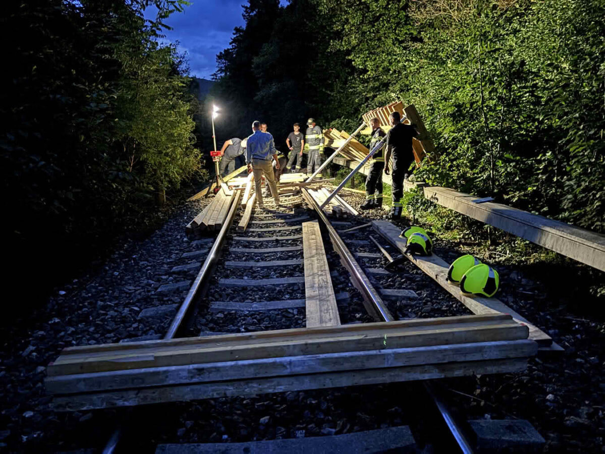 Kontrollierte Sprengung durch Feuerwehr-Spezialeinheit