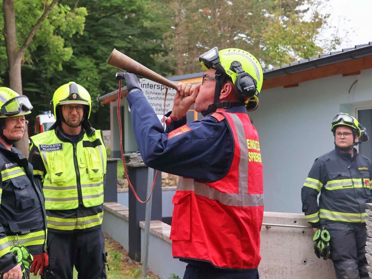 Kontrollierte Sprengung durch Feuerwehr-Spezialeinheit