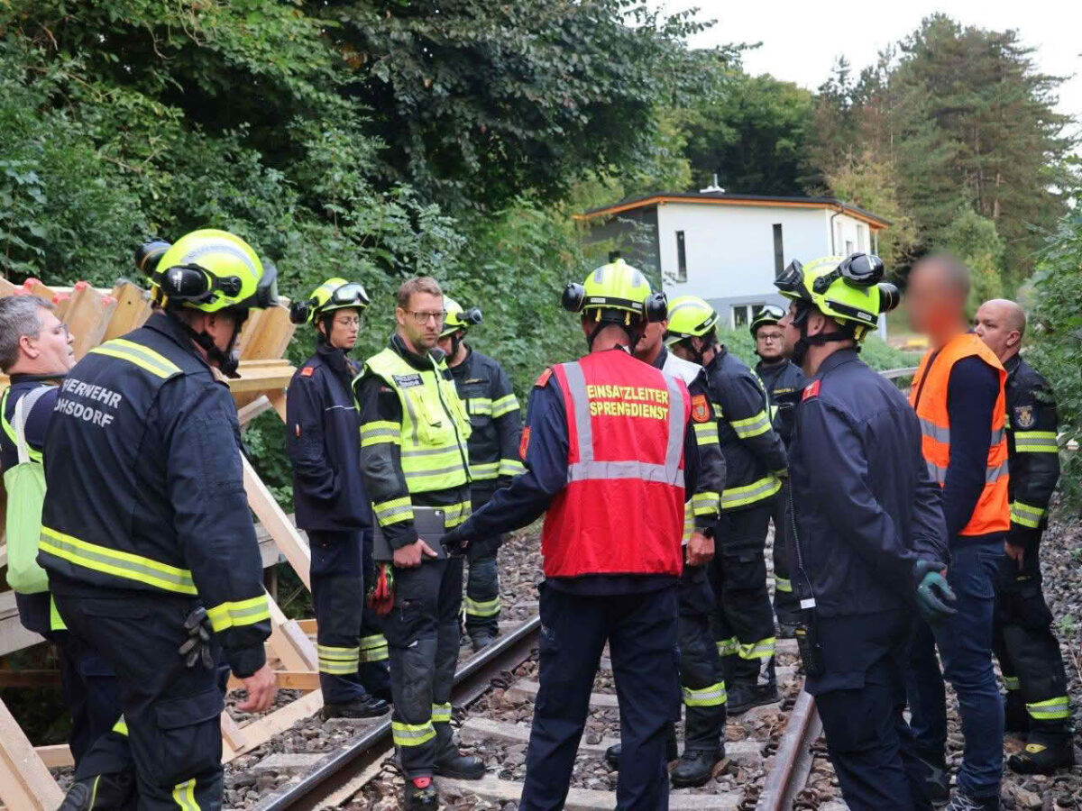 Kontrollierte Sprengung durch Feuerwehr-Spezialeinheit