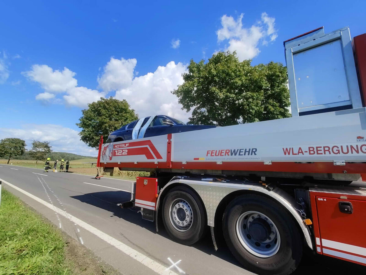 BFKDO Jennersdorf: Verkehrsunfall auf der B65 zwischen Rudersdorf und Dobersdorf 5 Verkehrsunfall auf der B 65