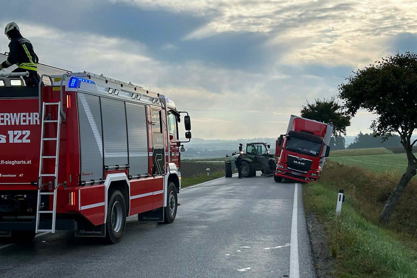 Aufwendige LKW Bergung in Ludweis-Aigen
