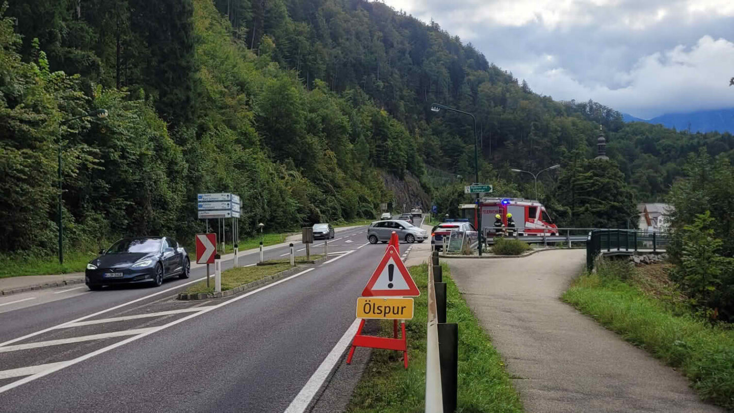 Ölspur auf der B145