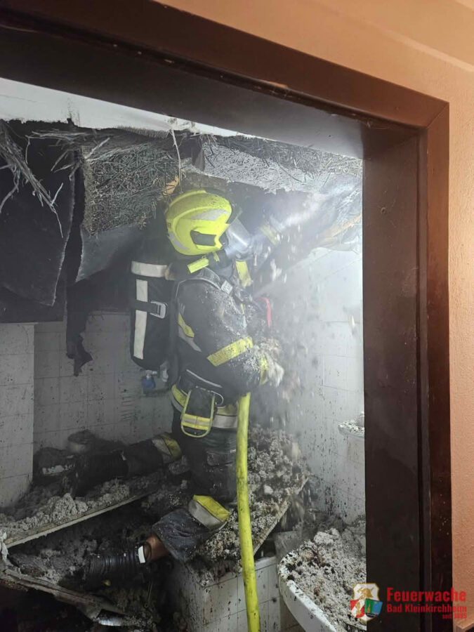 Beginnender Dachstuhlbrand