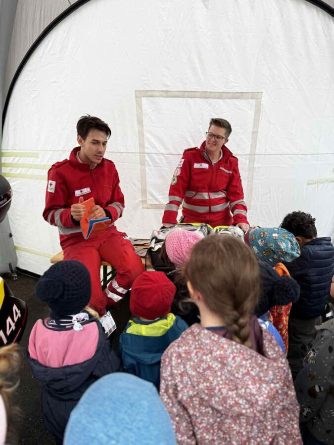 Kremser Kinder entdecken Feuerwehr, Polizei & Rotes Kreuz