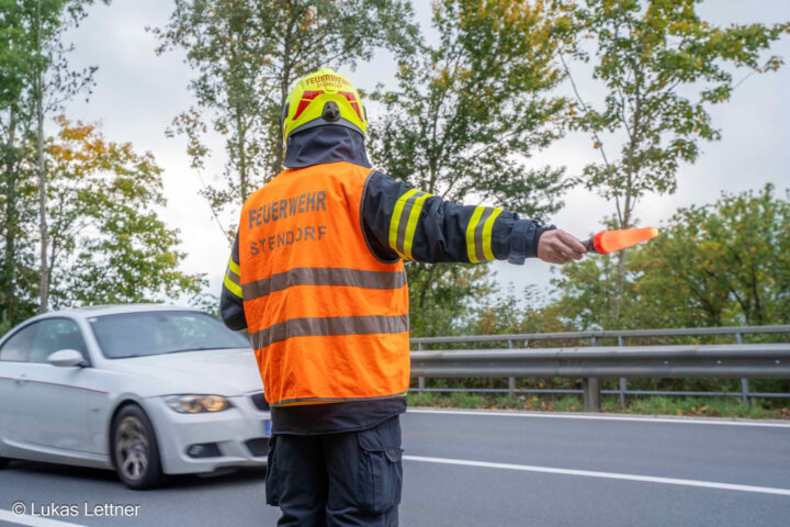 BFK Vöcklabruck: Verkehrsregler-Ausbildungen im Herbst erfolgreich abgeschlossen 16 Verkehrsregler-Ausbildung