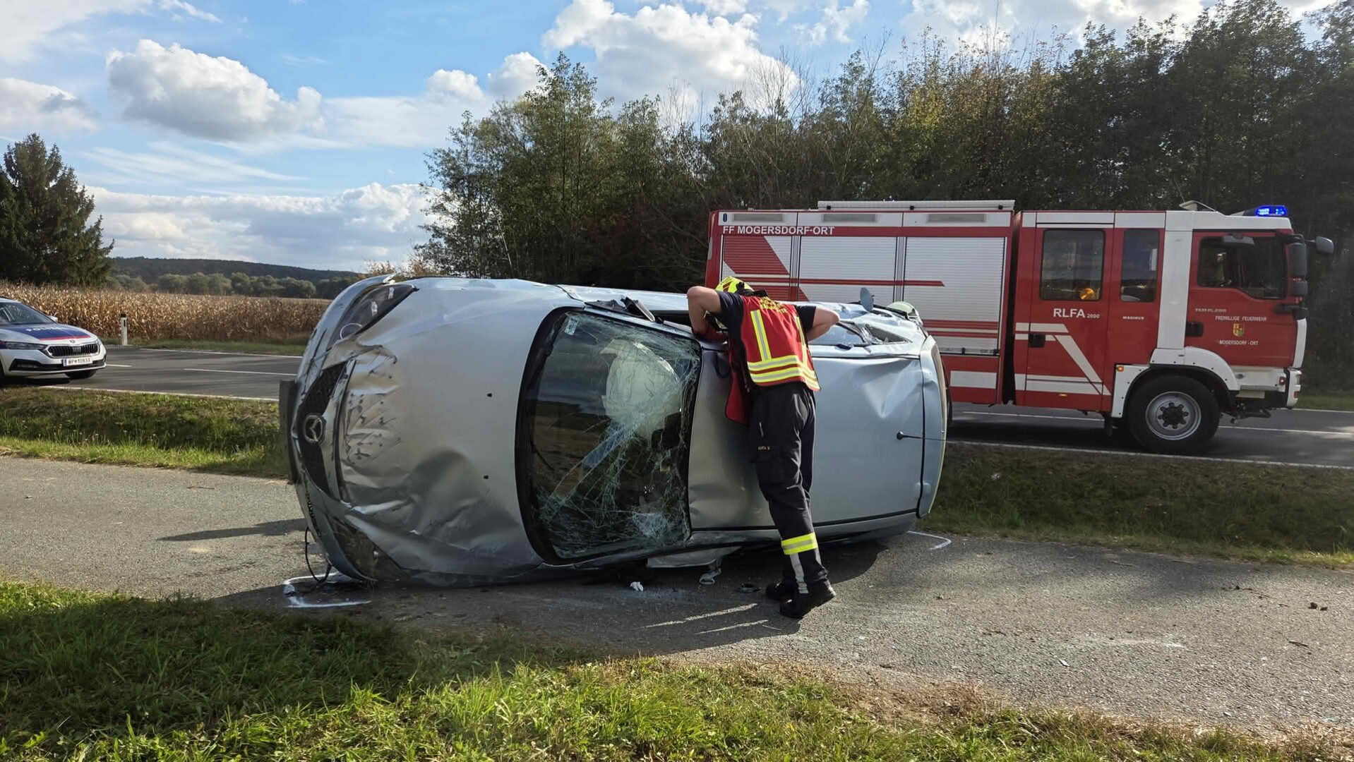 FF Mogersdorf-Ort: Kollision mit Hirsch forderte eine verletzte Person