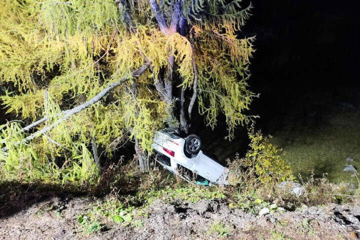 BFV Liezen: Verkehrsunfall auf der Tauplitzalm forderte vier Verletzte 13 Schwerer Verkehrsunfall auf der Tauplitzalm