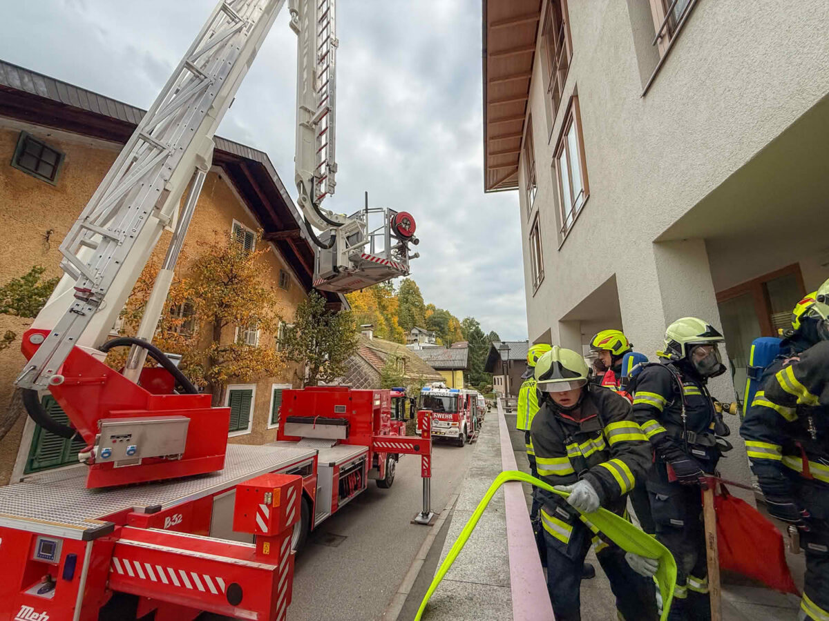 Realistische Übung im Seniorenwohnheim