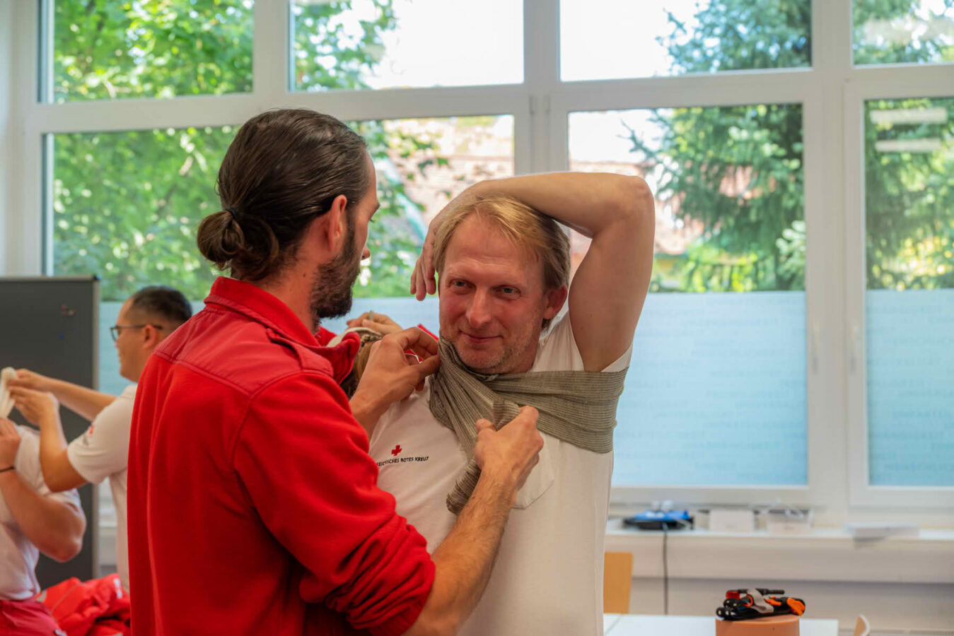 Feuerwehr und Rettungsdienst beim Skill-Training