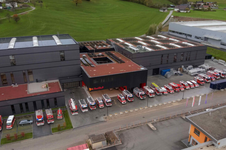 Oberwang: Abschnittsübung im Gewerbegebiet mit 221 Einsatzkräften 26 Abschnittsübung im Gewerbegebiet