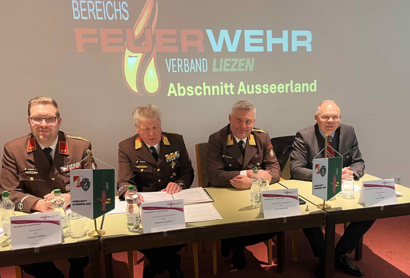 BFV Liezen: Feuerwehrabschnitt Ausseerland unter neuem Kommando 7 Feuerwehrabschnitt Ausseerland unter neuem Kommando
