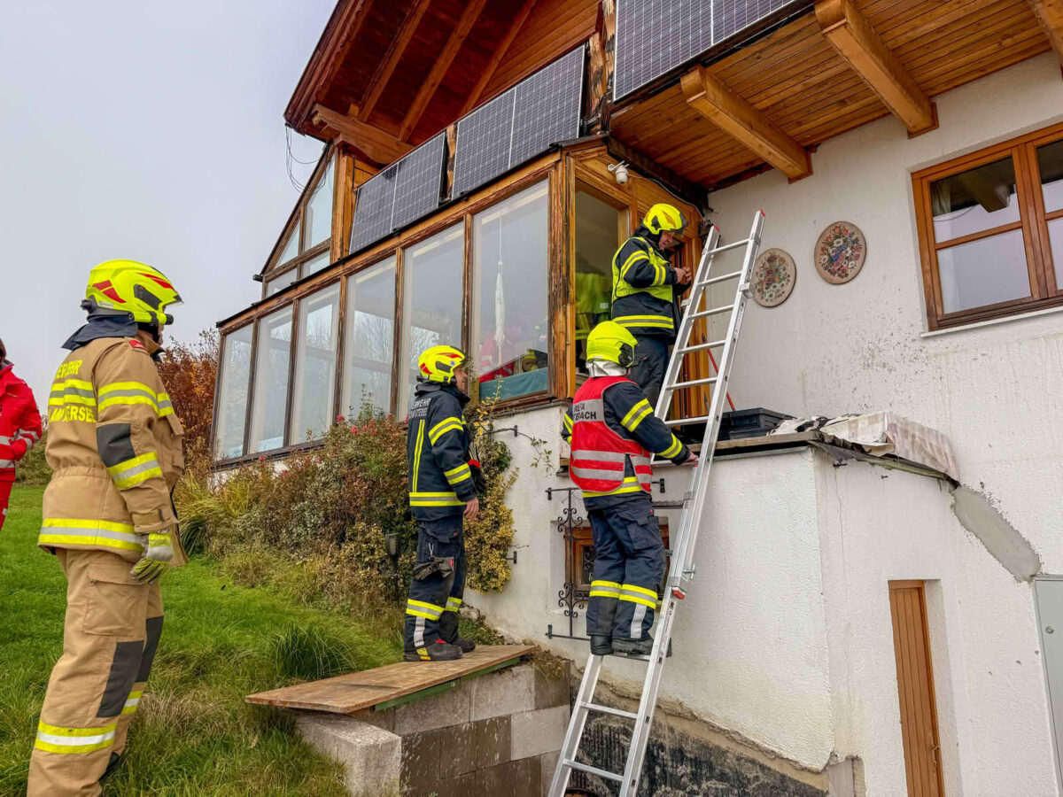 Unterach am Attersee: Sirenenalarm nach PV-Speicher Explosion 3 PV-Speicher Explosion