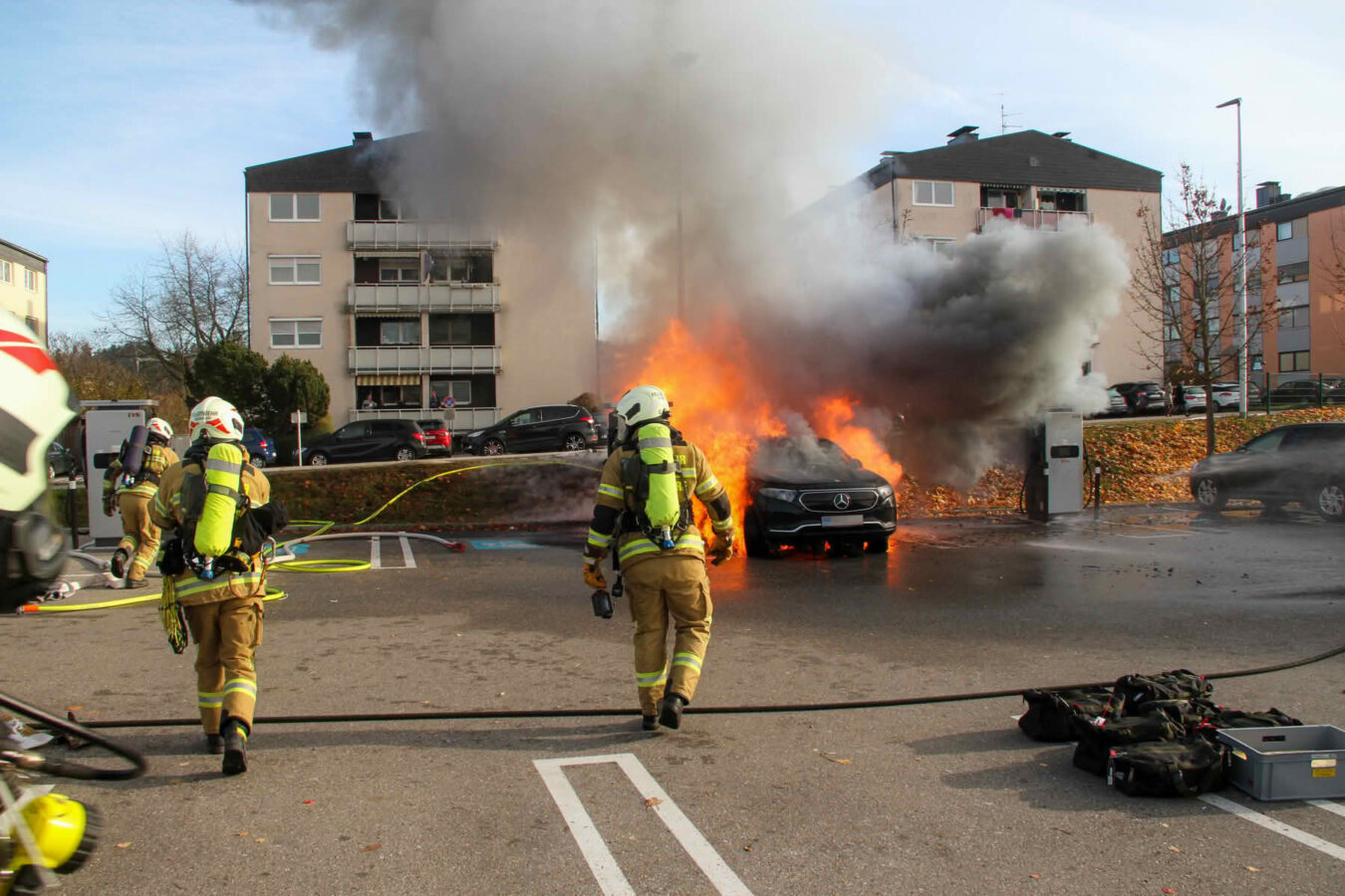 FF Oberndorf: Brand eines Elektroautos 6 Brand eines Elektroautos