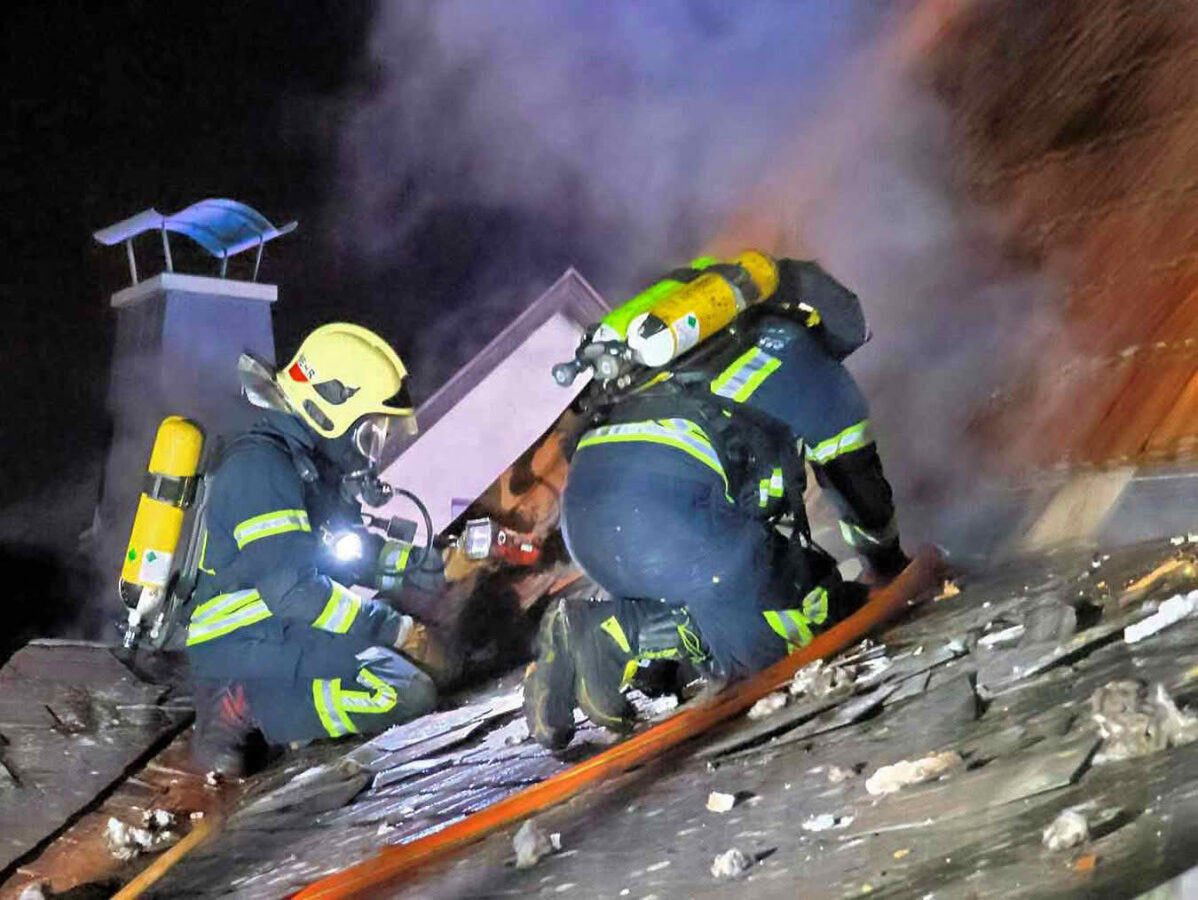 Hausfrau aus Flammen gerettet