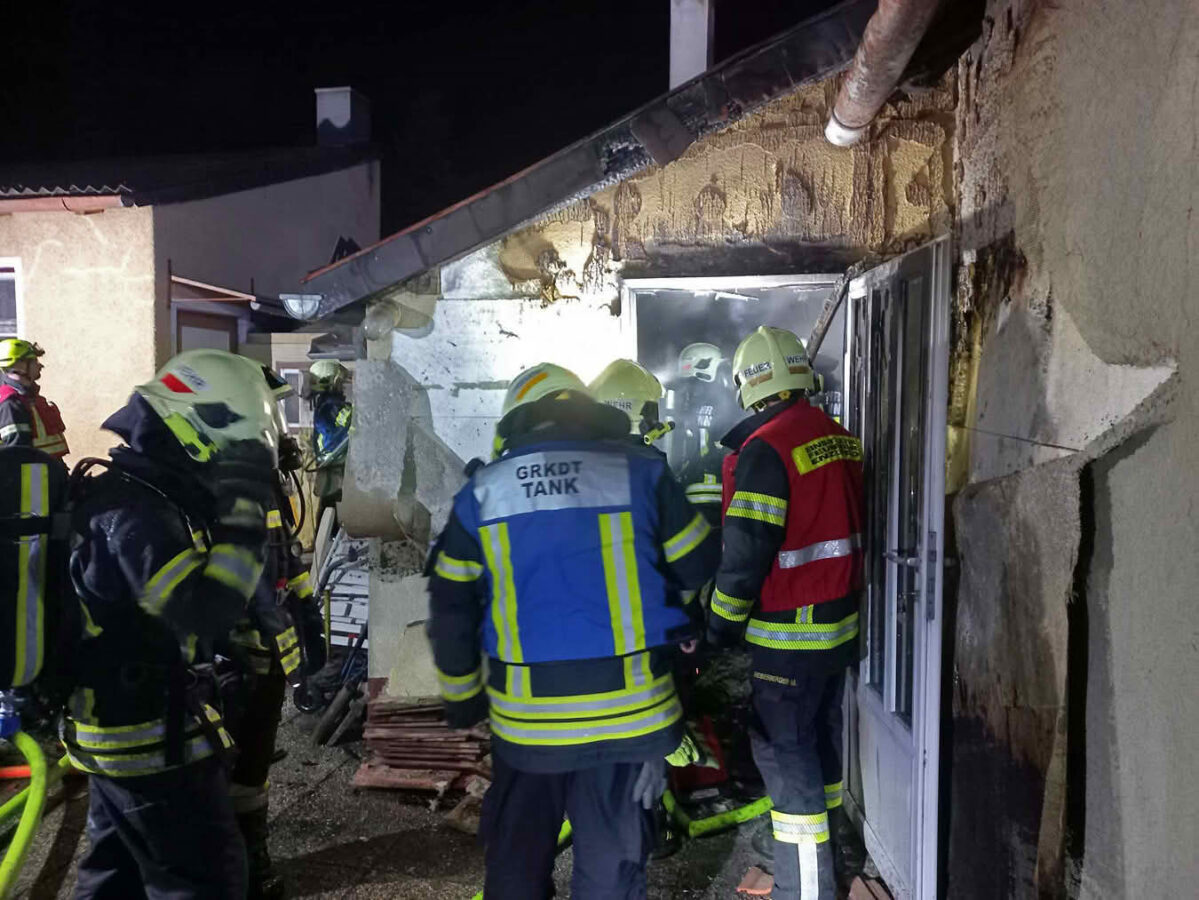 Hausfrau aus Flammen gerettet