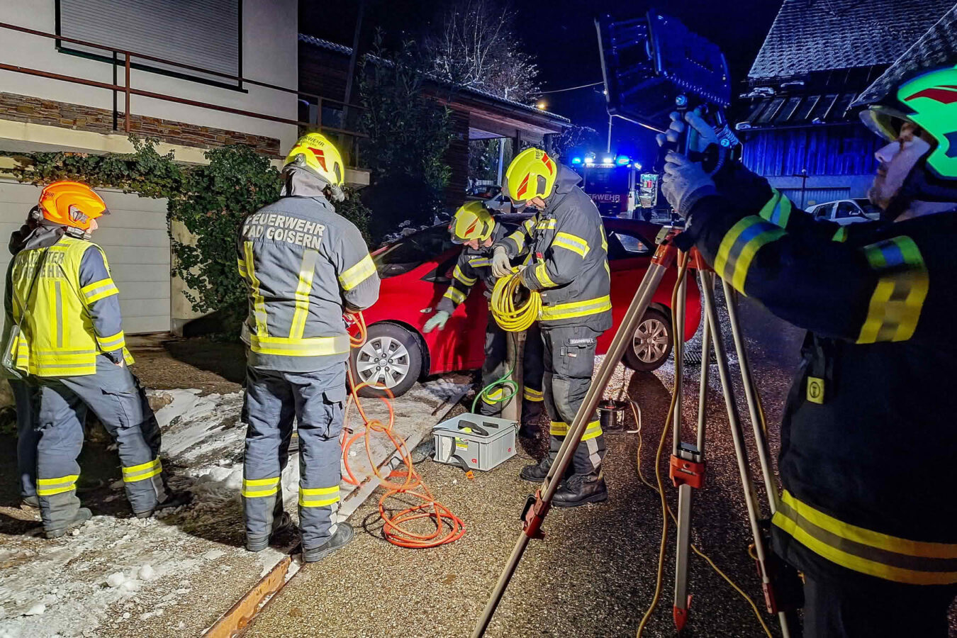 Fahrzeug mit Hebekissen geborgen