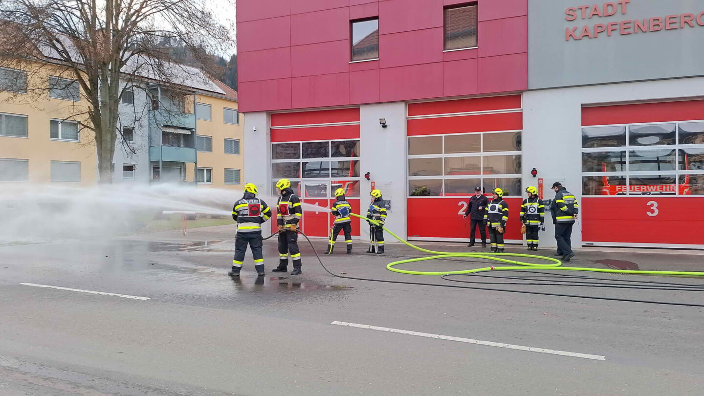 Kapfenberger Feuerwehren absolvierten die Branddienstleistungsprüfung