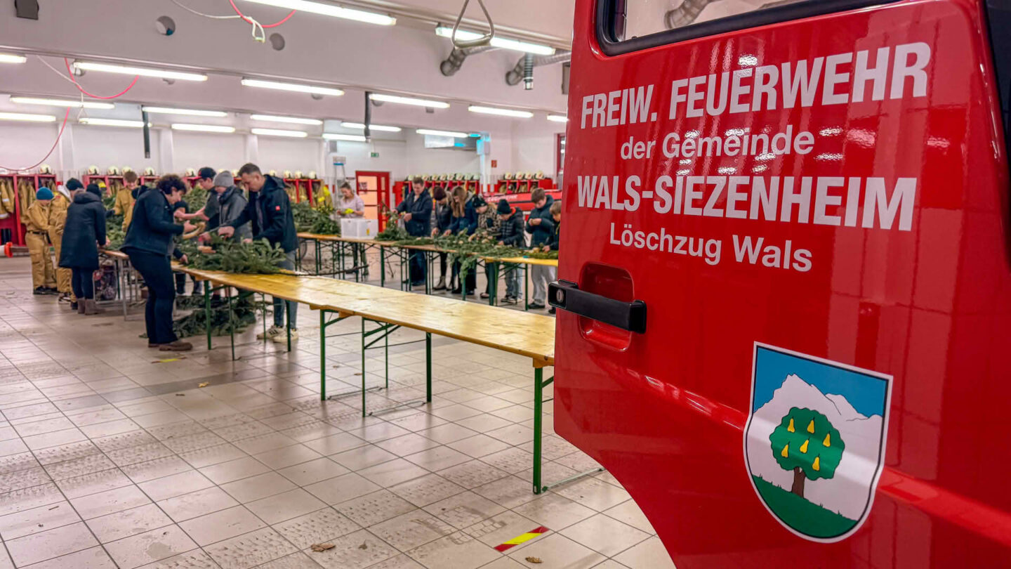 Adventkranzbinden im Abschnitt 4