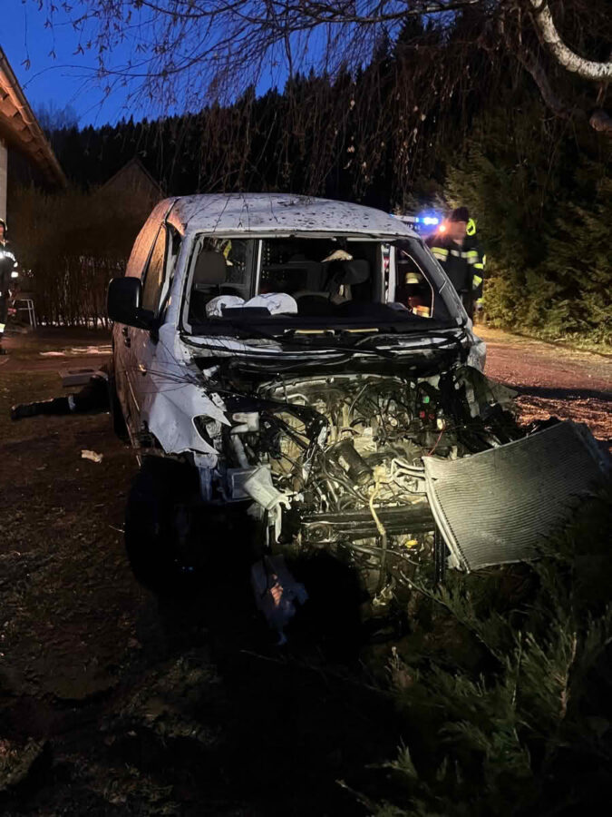 Schwerer Verkehrsunfall auf der B69