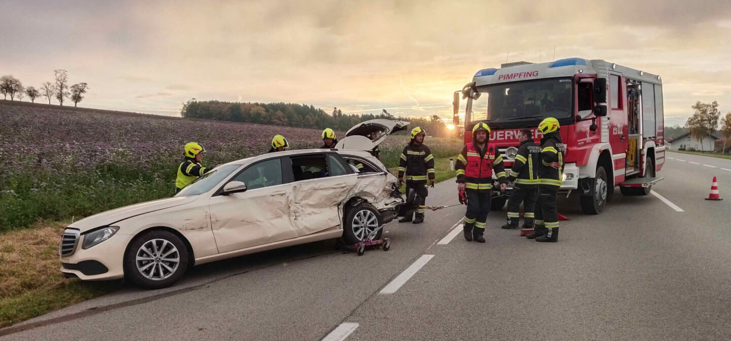 Verkehrsunfall mit LKW & PKW auf der B137