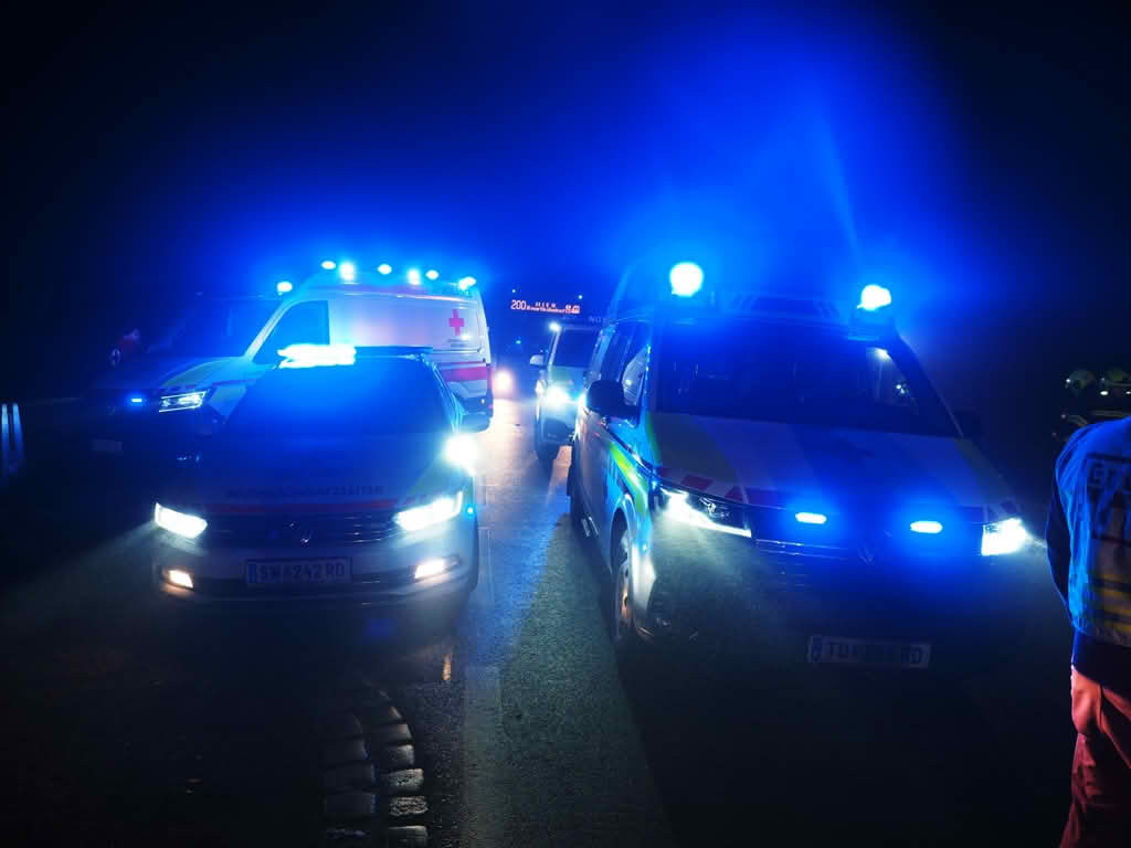 FF Biedermannsdorf: Frontalzusammenstoß im dichten Nebel, 3 Verletzte
