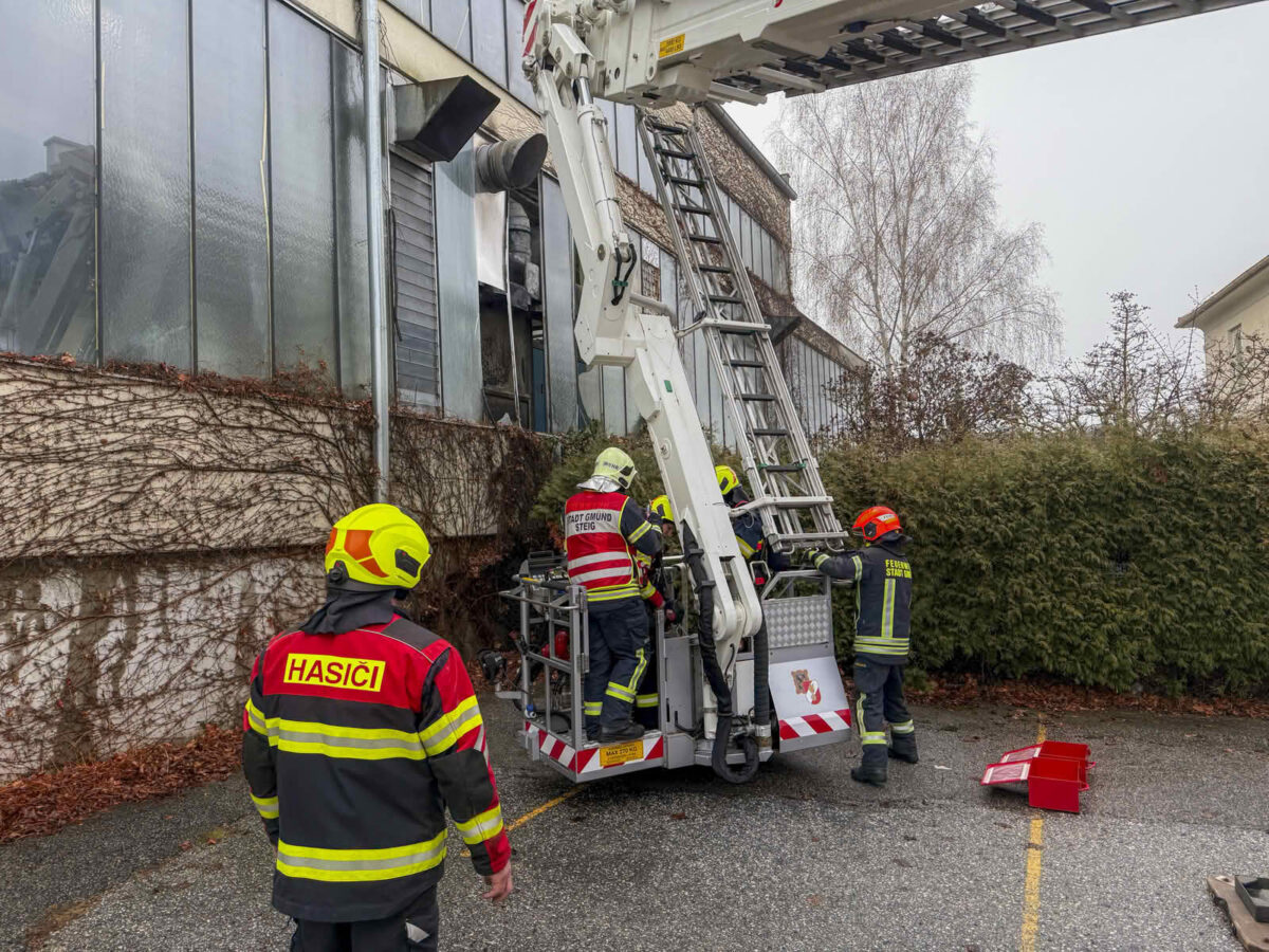 Brand in Textilverarbeitender Firma