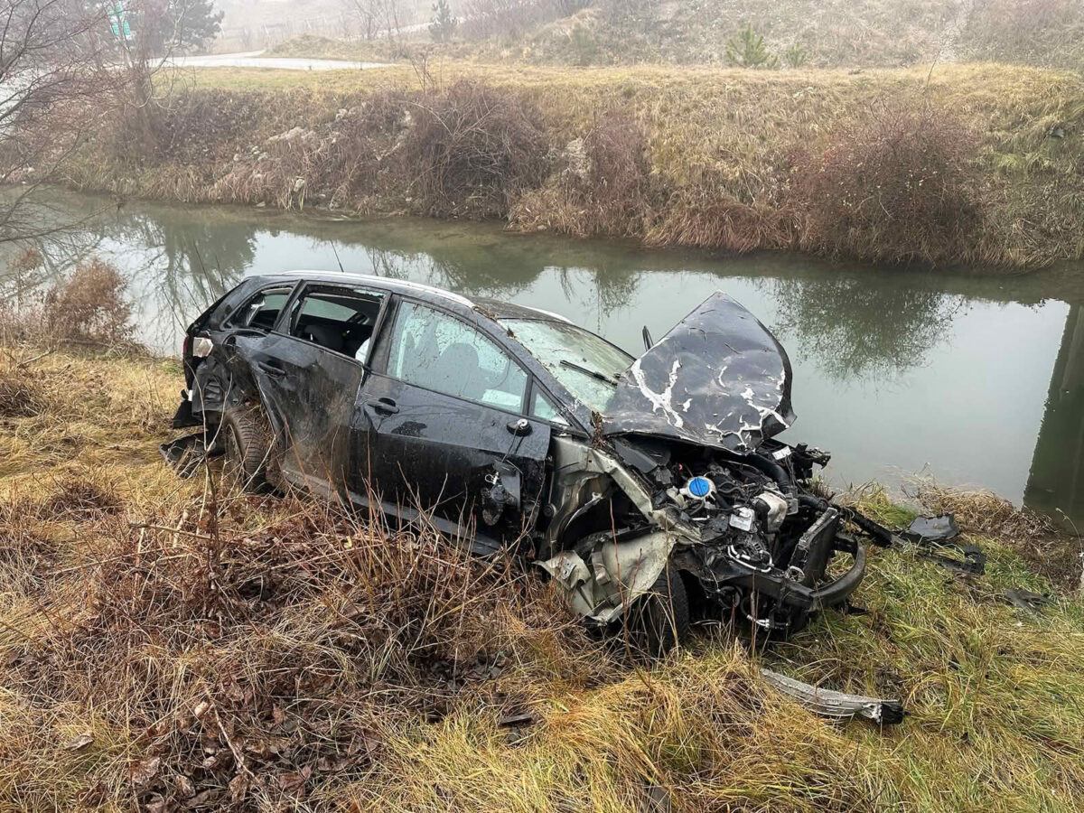 PKW flog über Wiener Neustädter Kanal