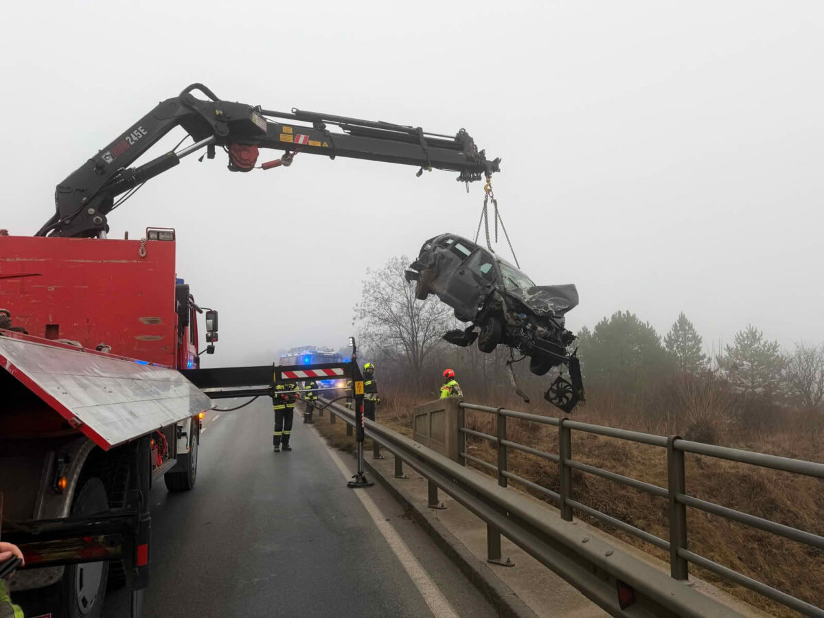PKW flog über Wiener Neustädter Kanal