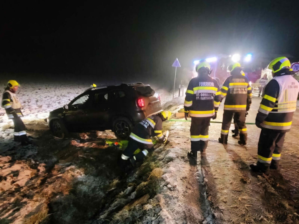 Feuerwehreinsätze durch Schneefall am Heiligen Abend
