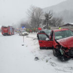 FF Bad Ischl: 3 Fahrzeuge in schweren Verkehrsunfall verwickelt
