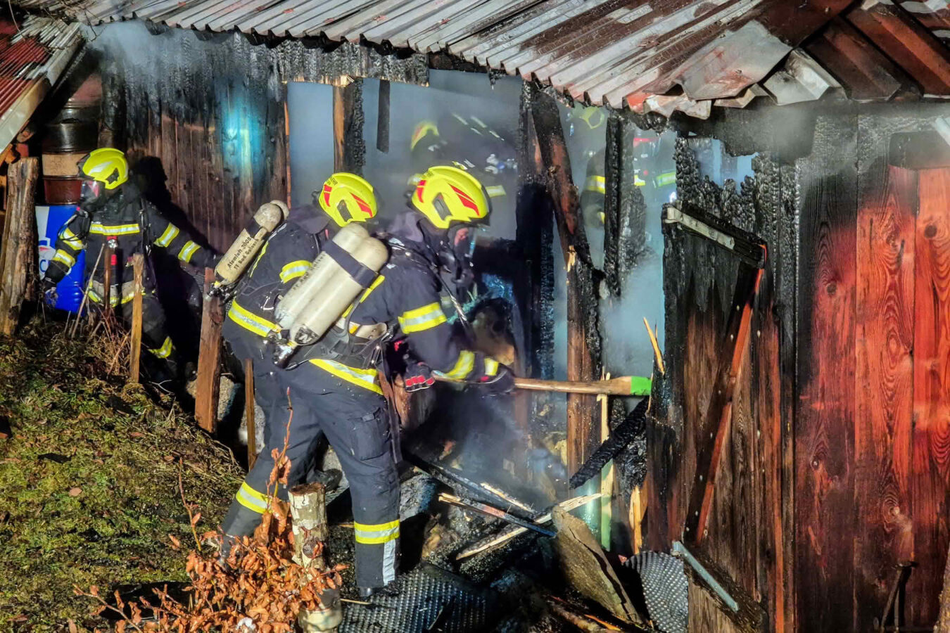 Hütte in Vollbrand