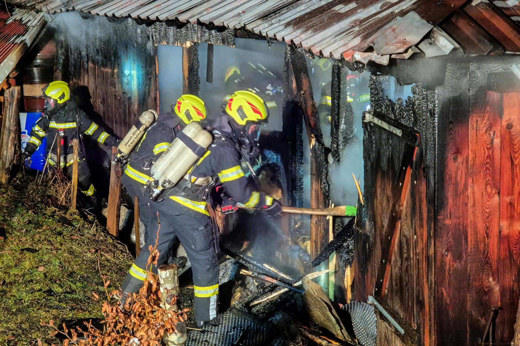 FF Bad Goisern: Hütte in Vollbrand