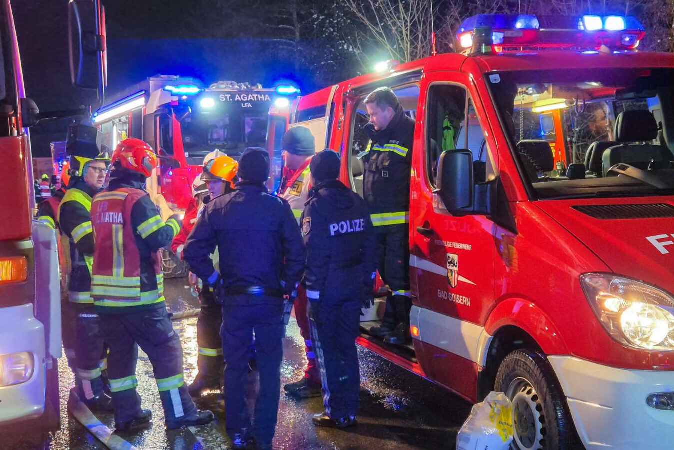 Hütte in Vollbrand