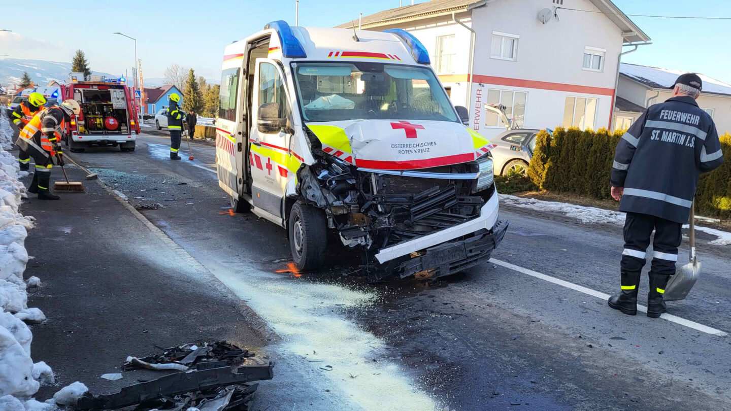 Verkehrsunfälle fordern gleichzeitige Einsätze