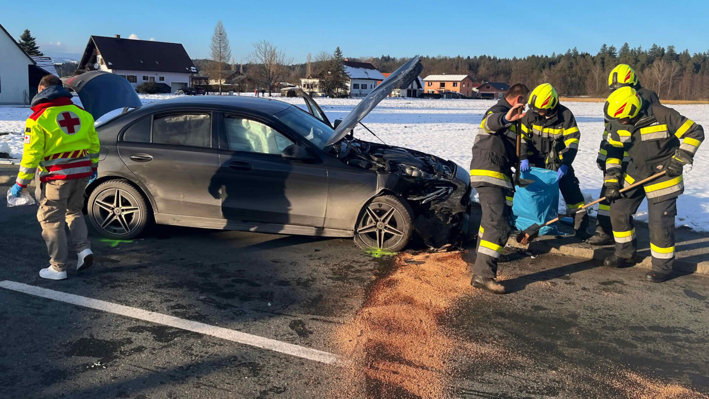 Verkehrsunfälle fordern gleichzeitige Einsätze