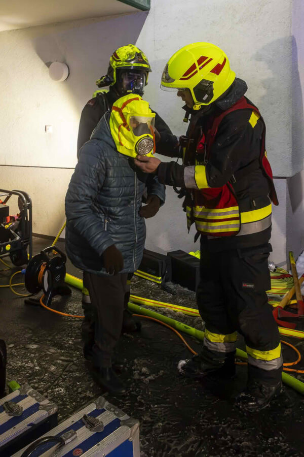 Großeinsatz im Stadtgebiet - gerettete Bewohner