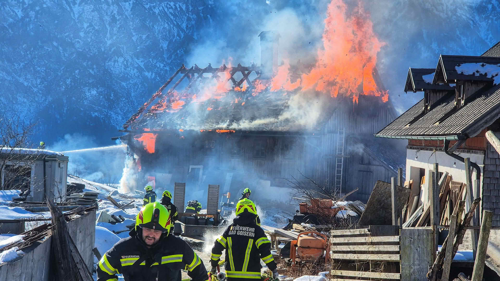 FF Bad Goisern: Großbrand hoch über dem Goiserertal