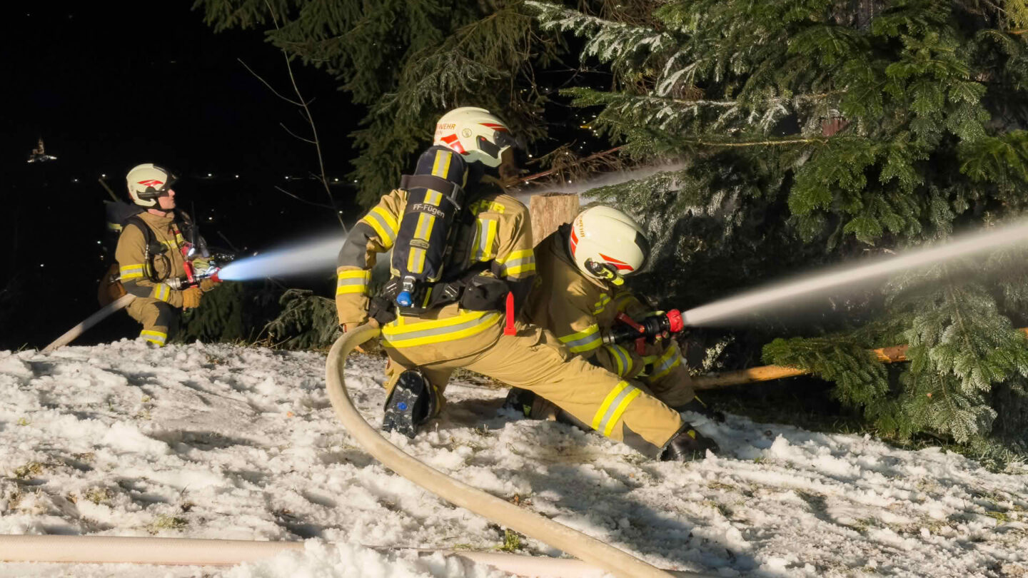 Ferienhütte in Hart im Zillertal in Vollbrand