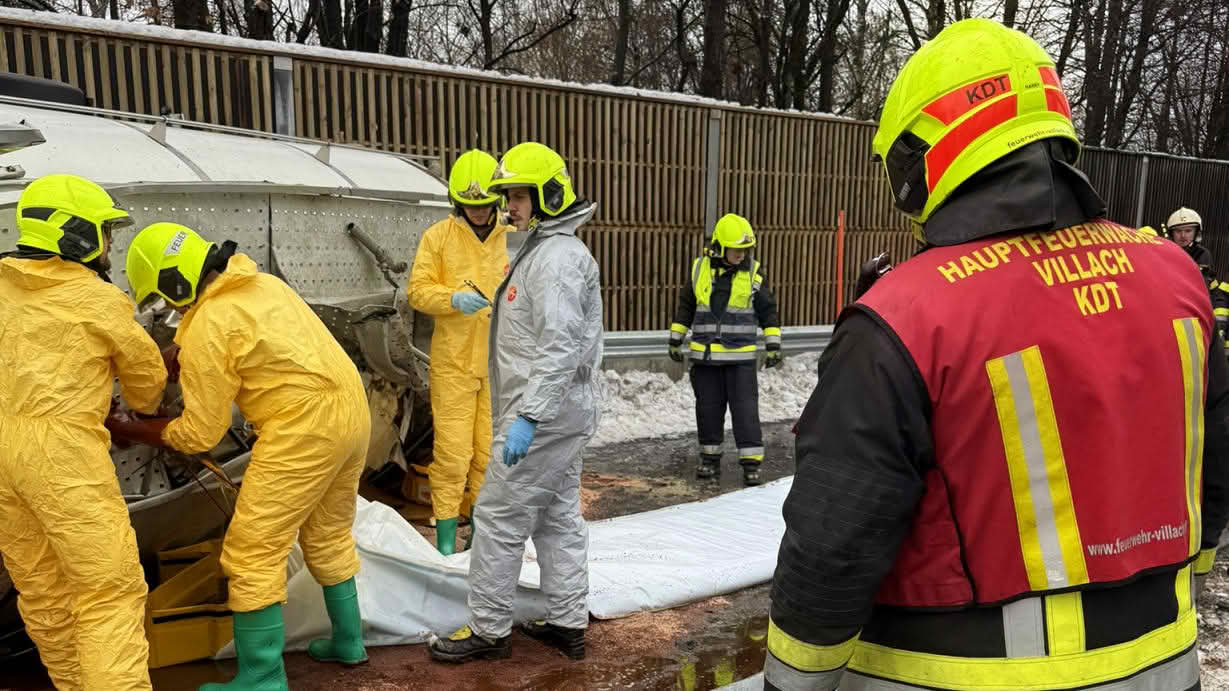 LKW-Unfall auf der A2 Südautobahn bei Wernberg