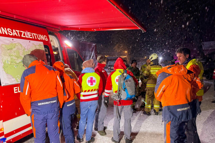 BFKDO Flachgau: Suchaktion mit der Bergrettung in der Gemeinde Großgmain