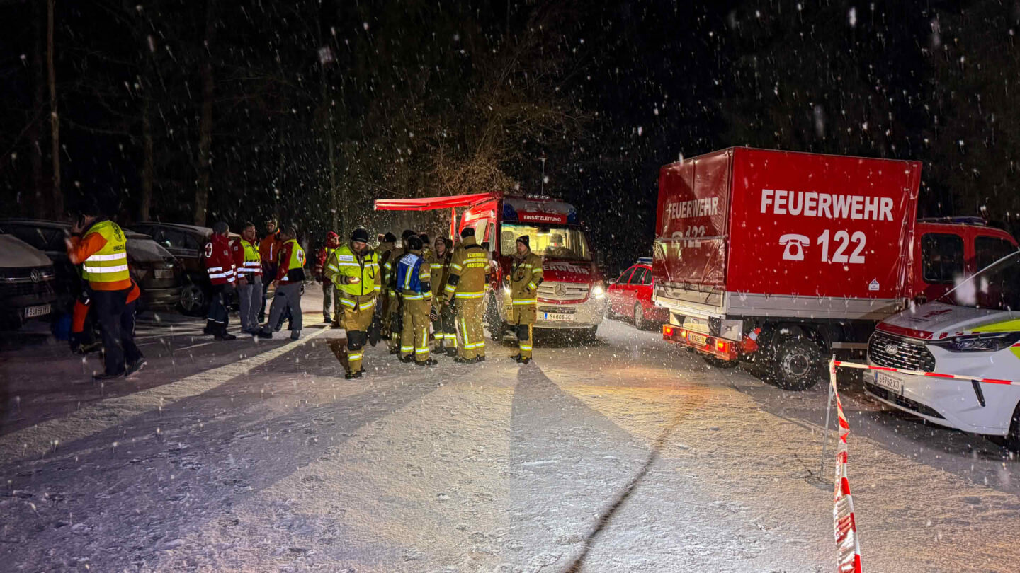 Suchaktion mit der Bergrettung und Roten Kreuz in der Gemeinde Grossgmain