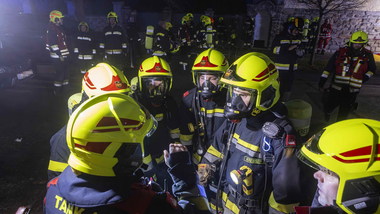 Abendlicher Brandeinsatz fordert mehrere Feuerwachen
