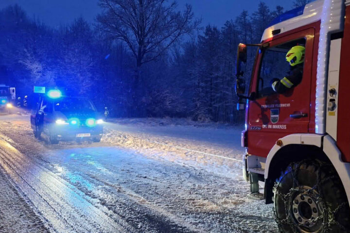 FF Ort im Innkreis: Verkehrsunfall mit einer verletzten Person