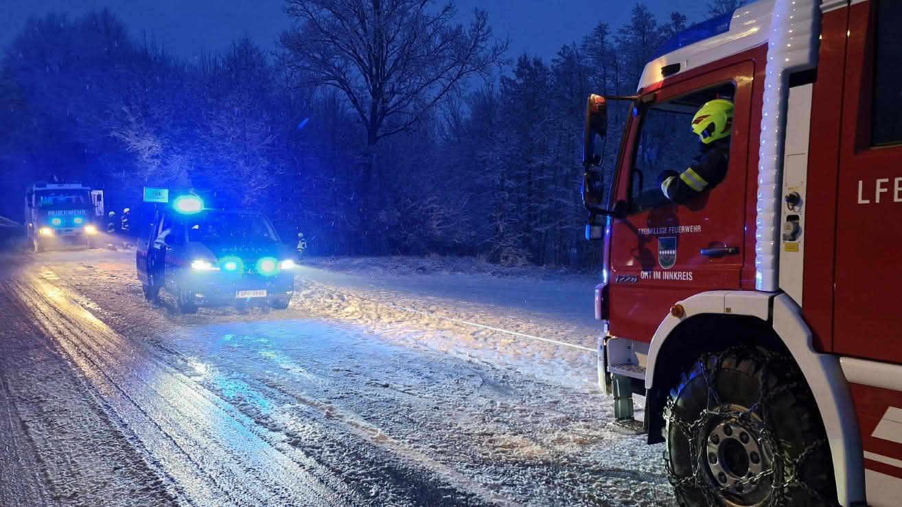 FF Ort im Innkreis: Verkehrsunfall mit einer verletzten Person