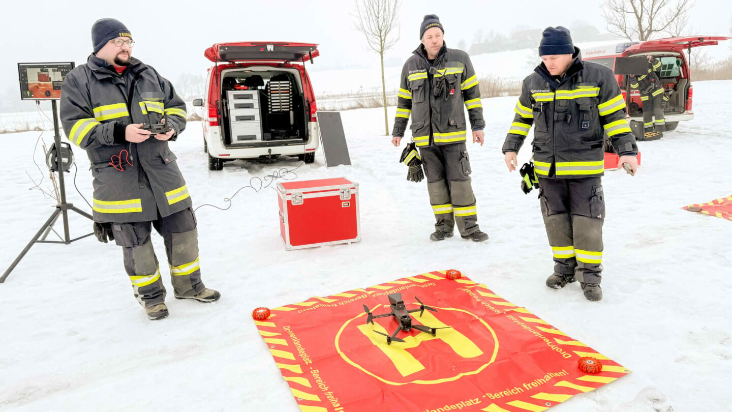 Realistische Eisrettungsübung